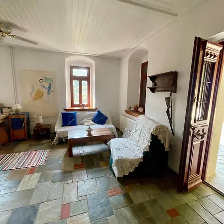 Вилла Pelion Estate With Grand Garden And Sea Views Stagiates